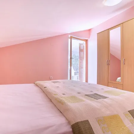 Apartment Mladen