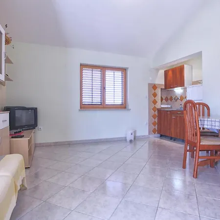 Mladen Appartement *