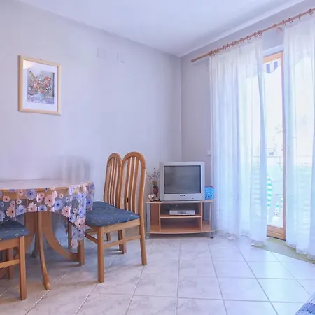 Mladen Lejlighed Medulin