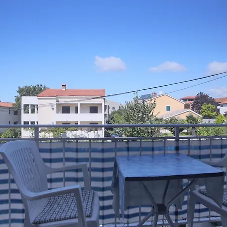 Apartment Mladen *